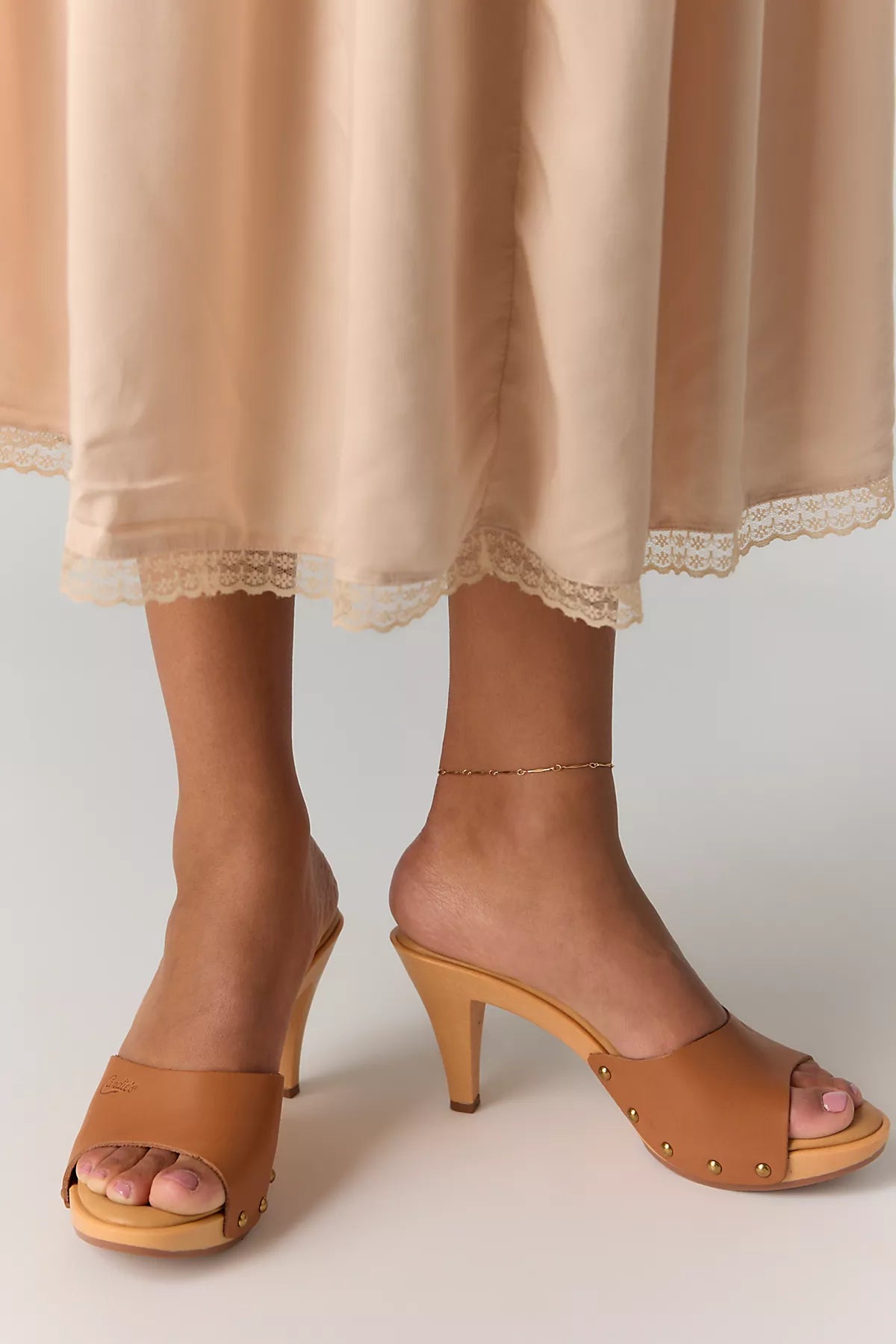 Candie’s Emiliana Clogs