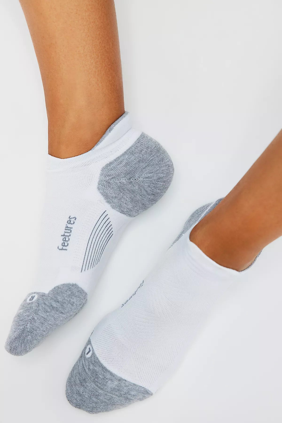 Feetures Elite Max Cushion Tab Socks