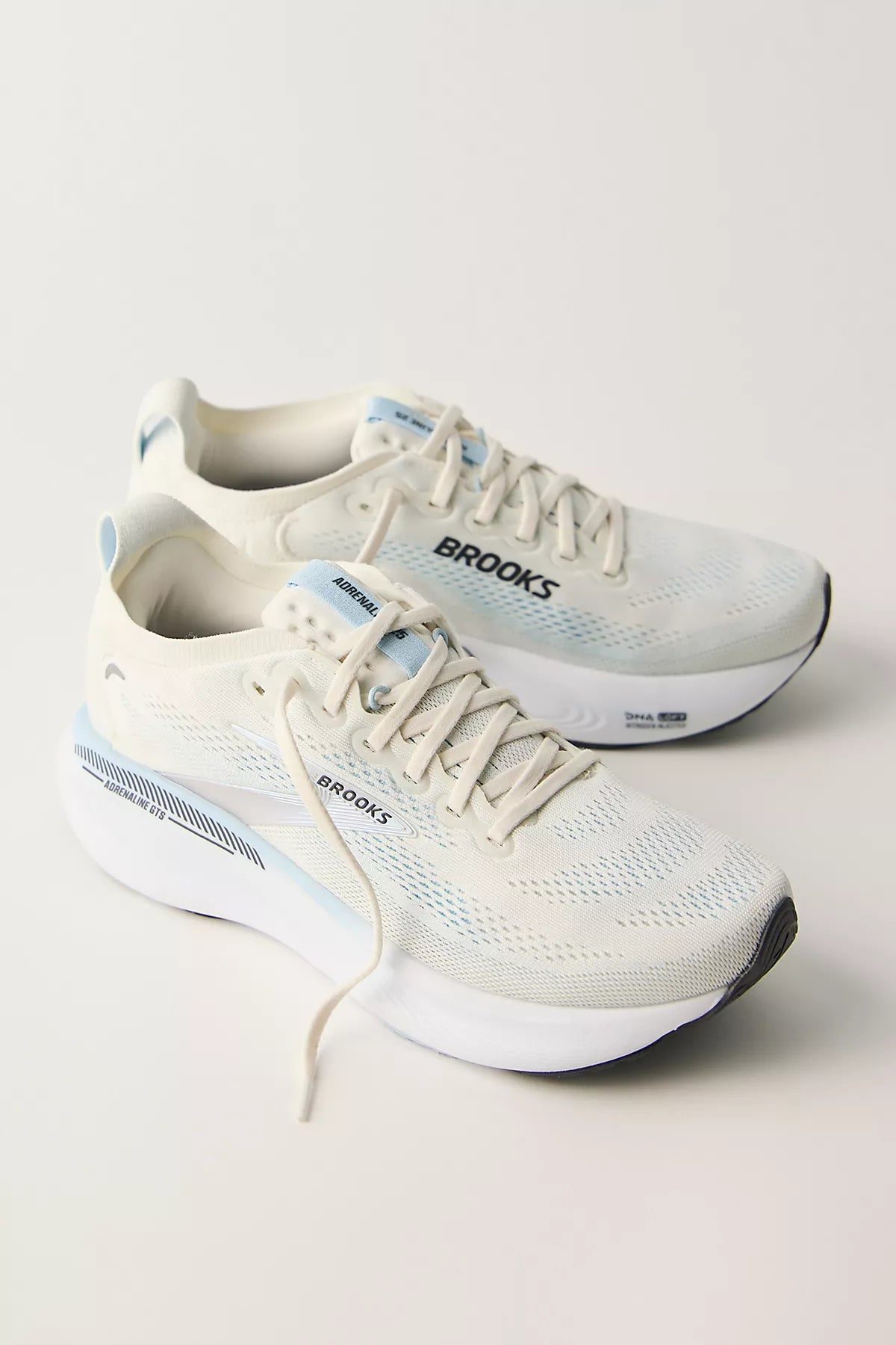 Brooks Adrenaline GTS 25 Sneakers
