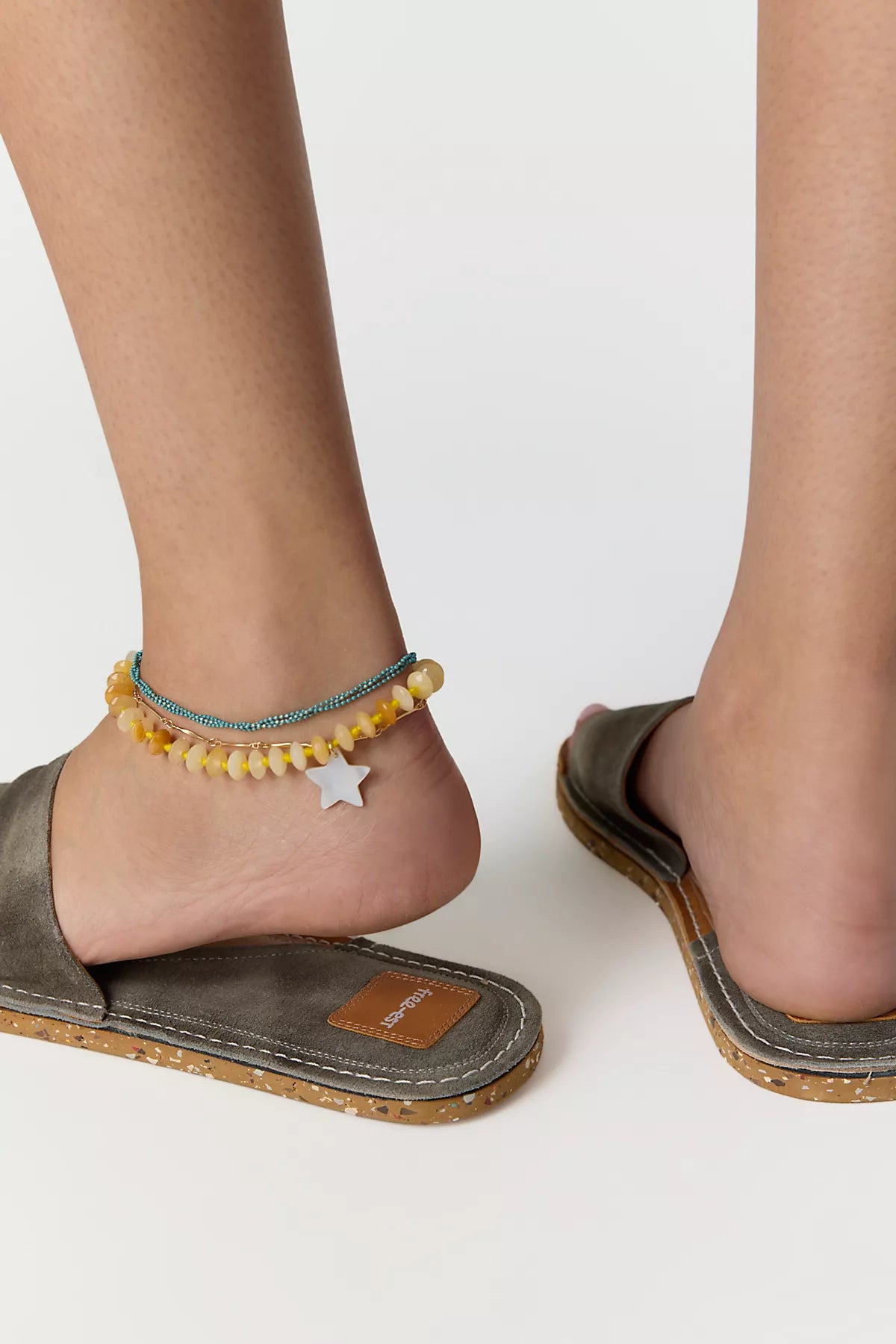 free-est Sunrise Slide Sandals